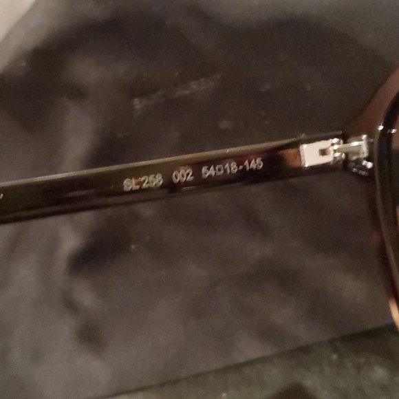 AUTHENTIC SAINT LAURENT (SL) Sunglasses SL 258 02 - Picture 5 of 8
